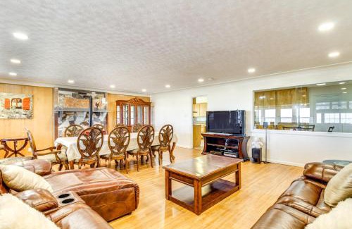 Northwest Heights House | 6 Mi to UNM Albuquerque Family Abode with Views!
