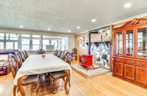 Northwest Heights House | 6 Mi to UNM Albuquerque Family Abode with Views!