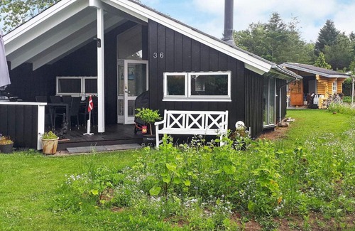 Farvang House | 6 person holiday home in F rvang