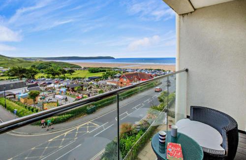 Mortehoe Apartment | 6 Woolacombe West - Luxury Apartment at Byron Woolacombe, only 4 minute walk to Woolacombe Beach!