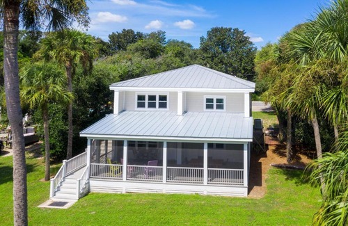 Folly Beach House | 612 E Ashley - Shore Beats Work - 4 Bedrooms