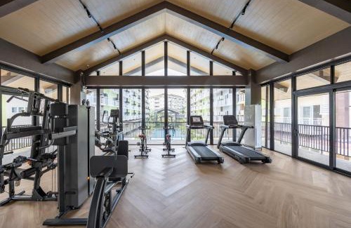 Mactan Export Processing Zone Apartment | 617A Condotel Near Airport &Mall with Pool,Gym,Netflix