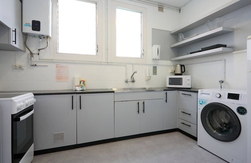 El Poble-sec Apartment | 63PAR1016 Large and bright apartment in Paralel