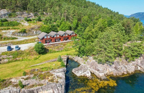 Kvinnherad House | 67 m² Maisonette ∙ 3 bedrooms ∙ 6 guests