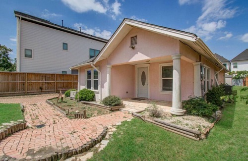 OST - South Union Apartment | 6738 Peerless St Houston TX