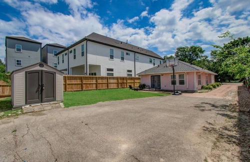 OST - South Union Apartment | 6738 Peerless St Houston TX