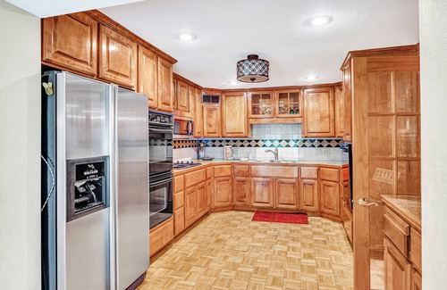 Gordonville House | 6Bdrm 5Ba Pool Table Ping Pong Lake Texoma