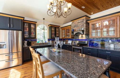Alexander City House | 6br 3ba Lake Front Home