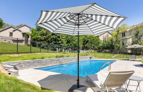 West Omaha House | 6BR Luxury Stay Prime Spot Games & More