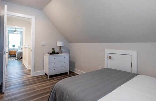 North University House | 6BRM Brand-New Gem Triplex