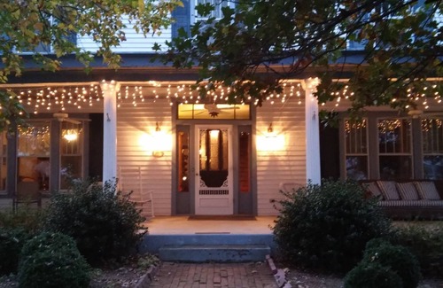 Concord House | 7 BR Manor - Add DIY Wedding 750 dollars, 7th night free ending on a weekday.