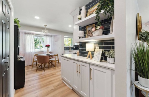 Lamar Heights Area House | 7 Day+ Deals | Luxe Beds | Prime Arvada Location