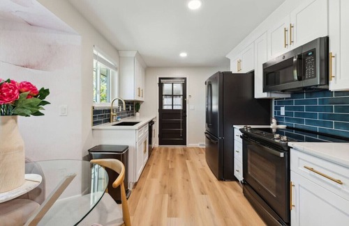 Lamar Heights Area House | 7 Day+ Deals | Luxe Beds | Prime Arvada Location