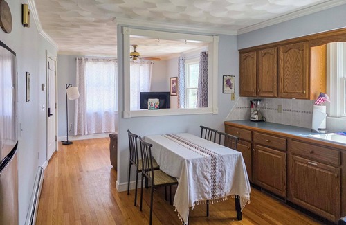 Seekonk Cottage | 7 Mi to Downtown Providence: Quiet Apt in Seekonk