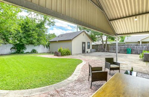 Southeast Houston House | 7 Mi to Dtwn Houston Family Home with Patio and Yard