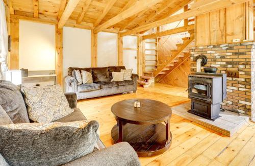 Queensbury House | 7 Mi to Glens Falls Peaceful Retreat with Game Room