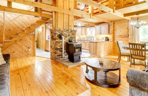 Queensbury House | 7 Mi to Glens Falls Peaceful Retreat with Game Room