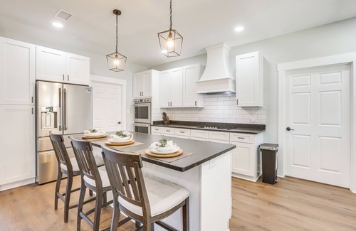 Lincoln House | 7 Mi to Talladega Superspeedway: Home w/Lake View