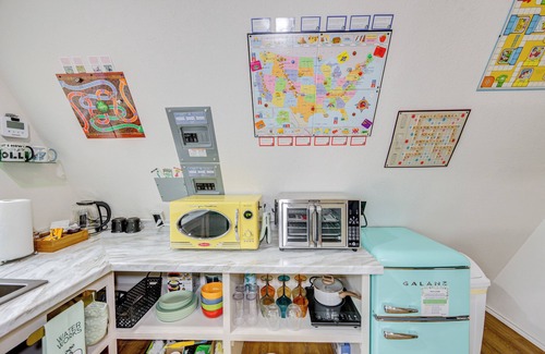 Tyler Apartment | 7 Mi to Tyler State Park: 'A-Game' Cabin