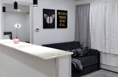 Rome Apartment | 7 min. To the delta lake state park! Modern apt.