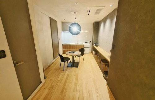 Hatsukaichi Hotel | 7 minutes walk to Miyajimaguchi ferry terminal Free parking available Leave your car at the hotel /Hatsukaichi Hiroshima