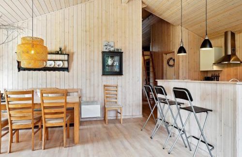 Aalbaek House | 7 person holiday home in lb k