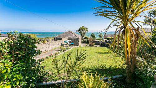 Moelfre House | 7 Seaview