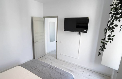 Sant Feliu de Llobregat Resort | 70 m² Private room ∙ 1 bedroom ∙ 2 guests
