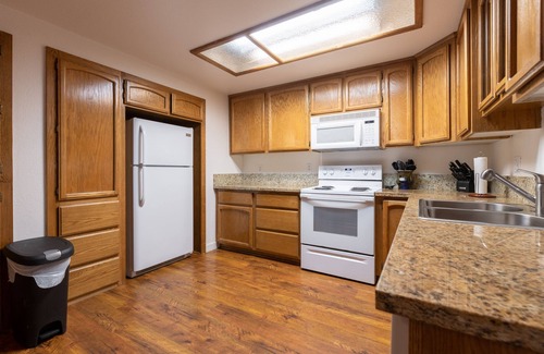 Citrus Heights House | (70) Spacious 3 bed, 2 bath, 2 car garage with yard in Citrus Heights