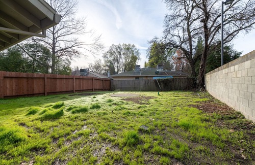 Citrus Heights House | (70) Spacious 3 bed, 2 bath, 2 car garage with yard in Citrus Heights