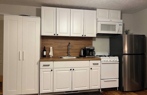 Kirkland House | 7406A - Loft 1 Bed · Convenient & Cozy Kirkland Apartment