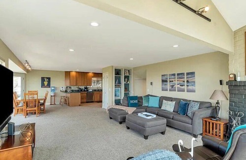 Bodega Bay House | 7th Heaven - Enjoy stunning views overlooking the 7th green, and the Ocean!
