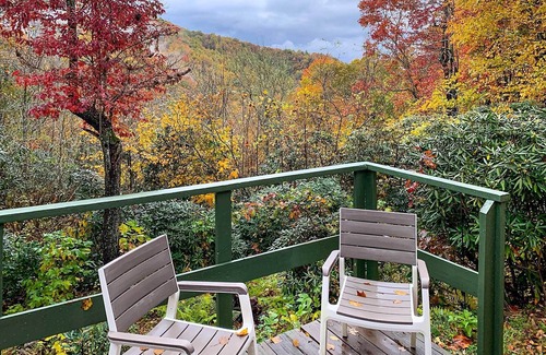 Spruce Pine Cottage | 8 Acres + Hiking Trails: Little Switzerland Escape