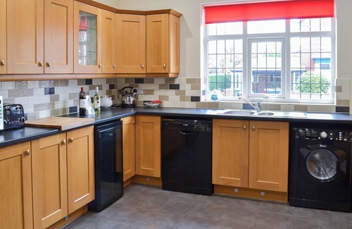 Muston Cottage | 8 bedroom accommodation in Filey