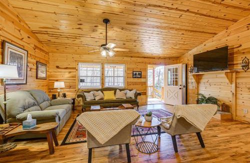 Clayton House | 8 Mi to Chattooga River Pet-Friendly Mtn Cabin
