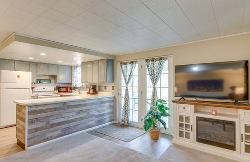 Bel Aire Apartment | 8 Mi to Dtwn Denver: Wheat Ridge Gem w/Patio