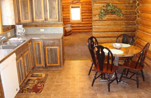 Lazy Acres Cabin | 8 miles from Yellowstone! Perfect For Romantic Getaways & Families! Smart TV!
