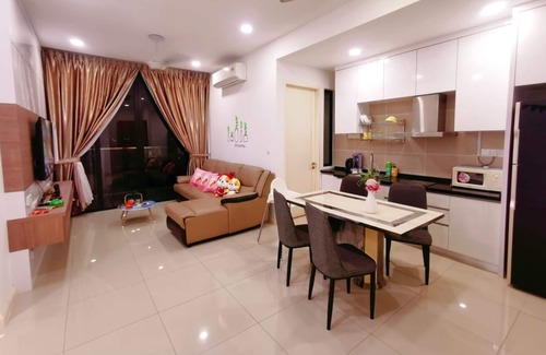 Nusajaya Apartment | 8 mins Walk to2B2R@ Legoland-Happy Sunshine Suite for families-Lakeview Cozy!8px