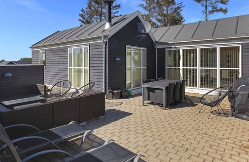 Ertebølle House | 8 person holiday home in Farsø