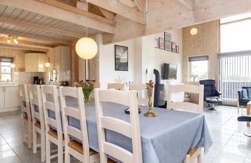 Nr. Lyngby House | 8 person holiday home in Løkken-By Traum