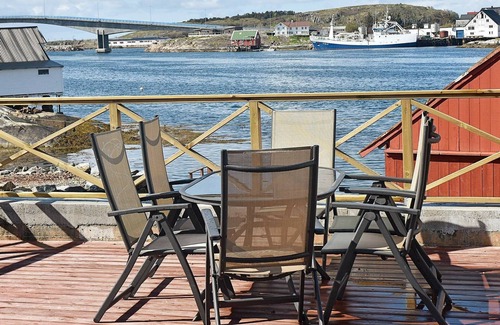 Averoy Municipality House | 8 person holiday home in averøy