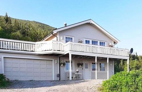 Sortland House | 8 person holiday home in SORTLAND-By Traum