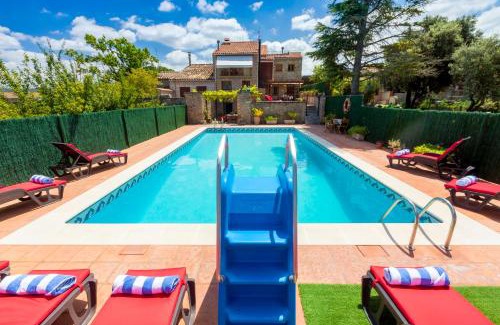 Rocafort Villa | 8 to 10 Sleeps Private Pool Villa & BBQ Near Barcelona