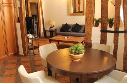 Saint-Germain-des-Pres Apartment | 80 m² Apartment ∙ 4 guests