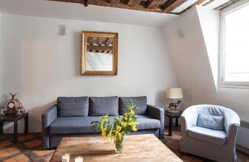 Saint-Germain-des-Pres Apartment | 80 m² Apartment ∙ 4 guests