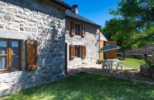 Termes House | 80 m² Gîte ∙ 2 bedrooms ∙ 7 guests
