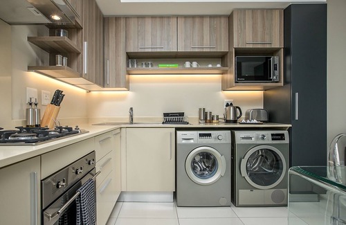 Greater Johannesburg Metropolitan Area Apartment | 801 The Tyrwhitt Rosebank - Adults Only