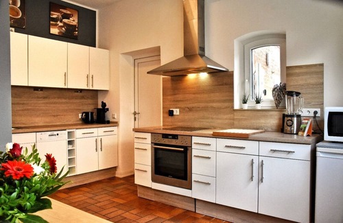 Bargteheide Apartment | 80m² apartment with 2 bedrooms, sunny terrace for up to 5 people in a central lo