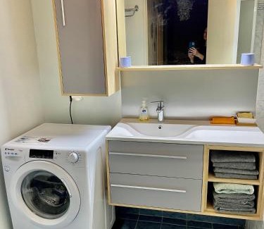 Quartier Pasteur House | 80m2-Maison des quais - parking - jardinet