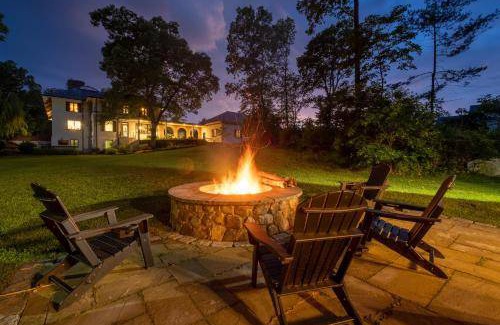 Needham House | 836 m² House ∙ 5 bedrooms ∙ 11 guests